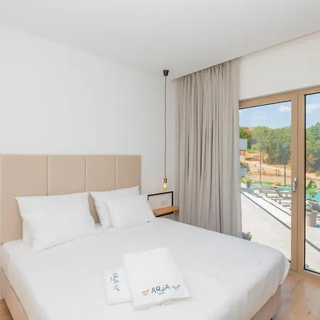 Villa Luxury Azure In Imotski, Wellness Oasis Zmijavci