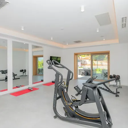 Luxury Azure In Imotski, Wellness Oasis Villa