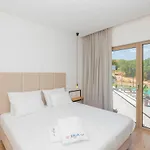 Villa Luxury Azure In Imotski, Wellness Oasis Zmijavci