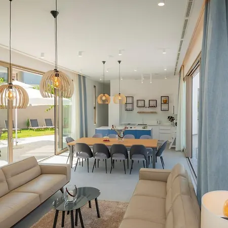 Luxury Azure In Imotski, Wellness Oasis Villa *