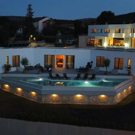 Luxury Azure In Imotski, Wellness Oasis Villa *