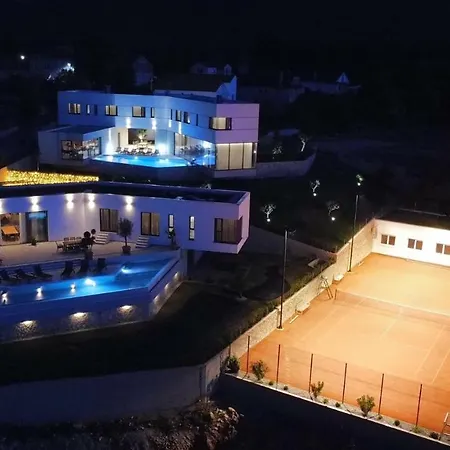 Villa Luxury Azure In Imotski, Wellness Oasis Zmijavci